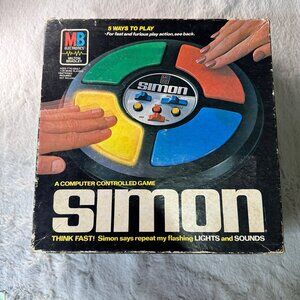 Vintage Milton Bradley Simon 1978 Electronic Memory Game